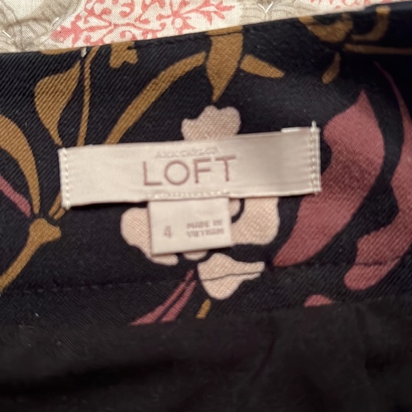 Skirt, lined. Length 23” - Picture 2 of 4